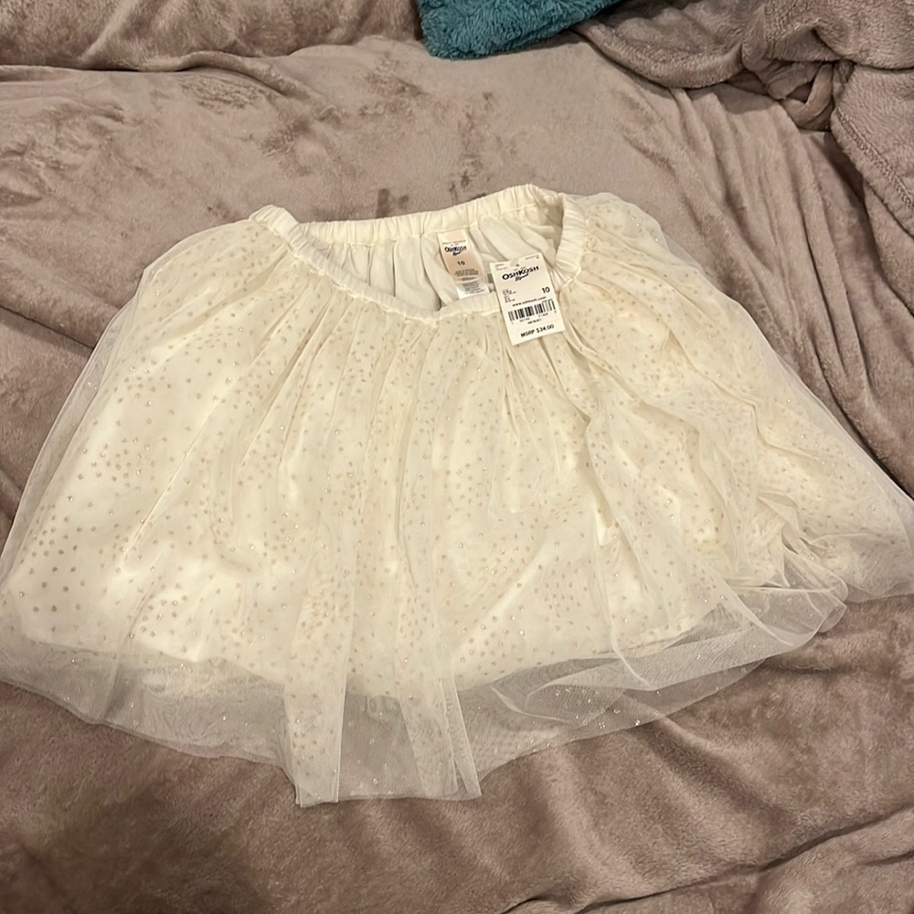 NWT Oshkosh Bgosh Girls Skirt. Cream color with gold sparkle dots.